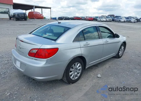 2010 Chrysler Sebring Touring z USA, uszkodzony, nr VIN 1C3CC4FB0AN236743